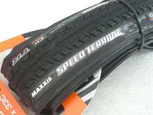 ROAD TIRE MAXXIS