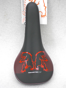 ROAD,MTBサドル(.243RACING,BAZOOKA,BONTRAGER,FiZiK,LOOK IN